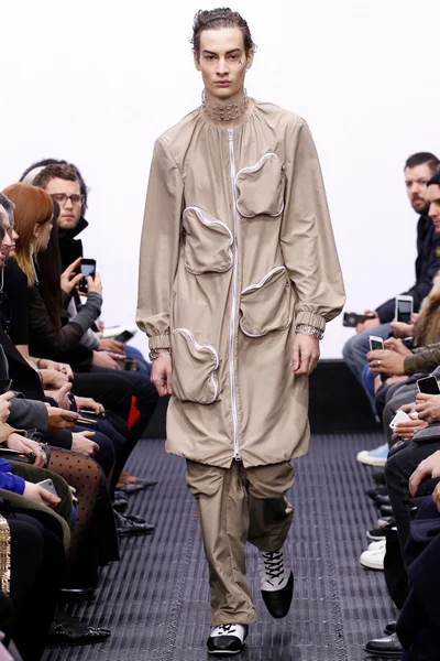 Look 29